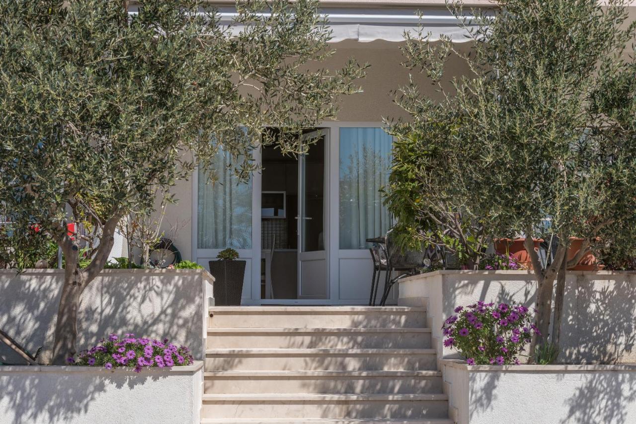 Long Apartment Makarska Buitenkant foto