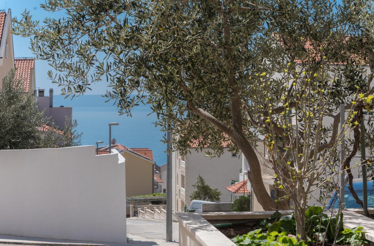 Long Apartment Makarska Buitenkant foto
