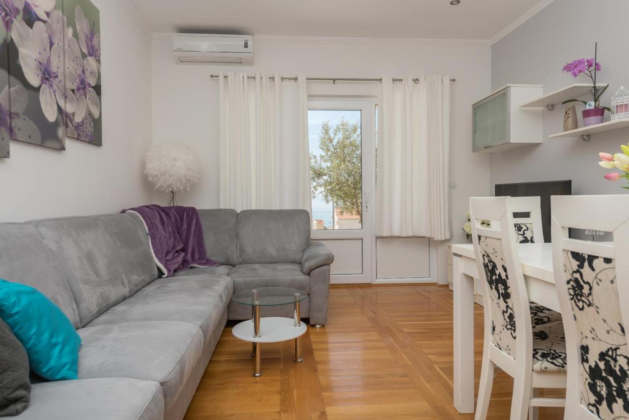 Long Apartment Makarska Buitenkant foto
