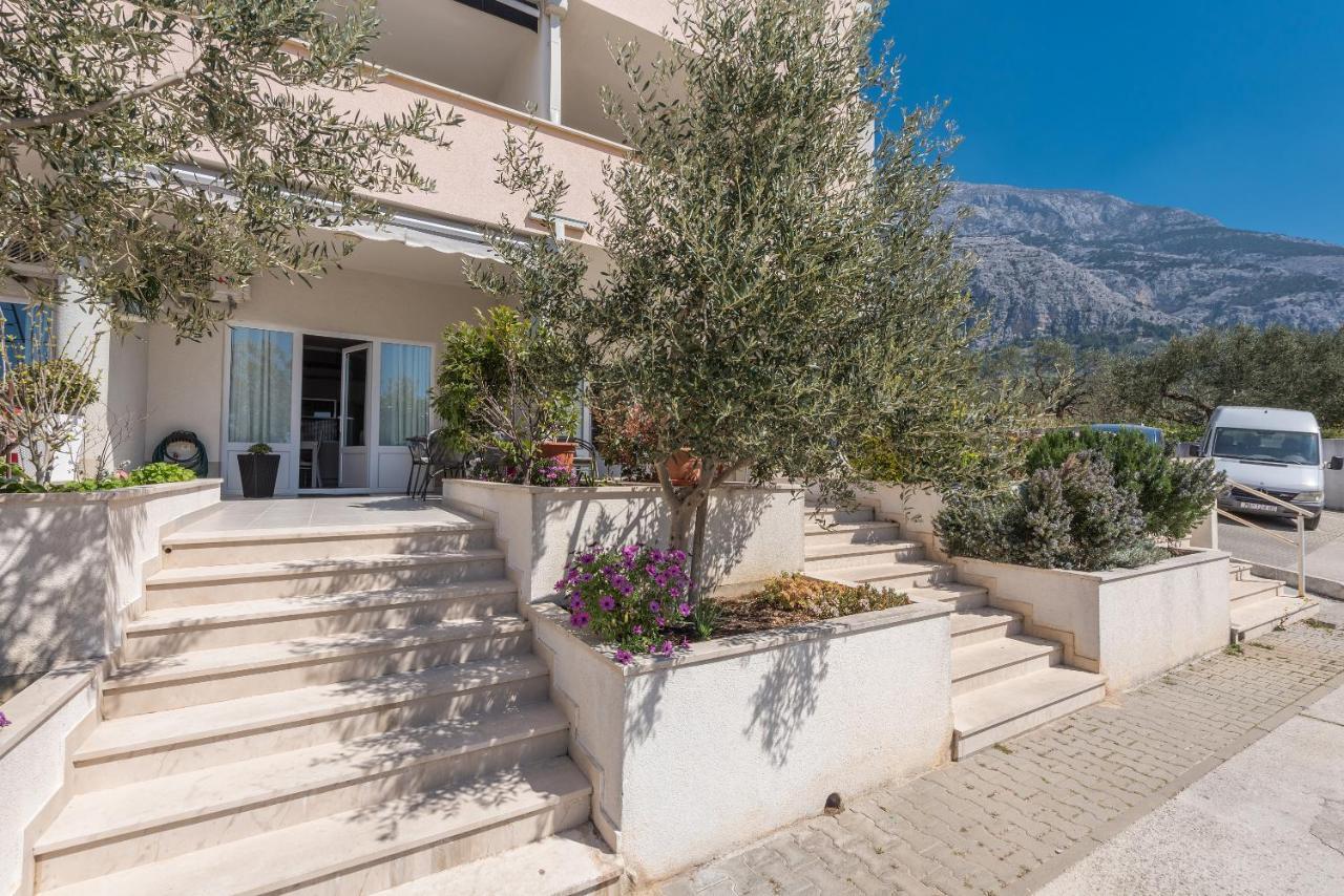 Long Apartment Makarska Buitenkant foto