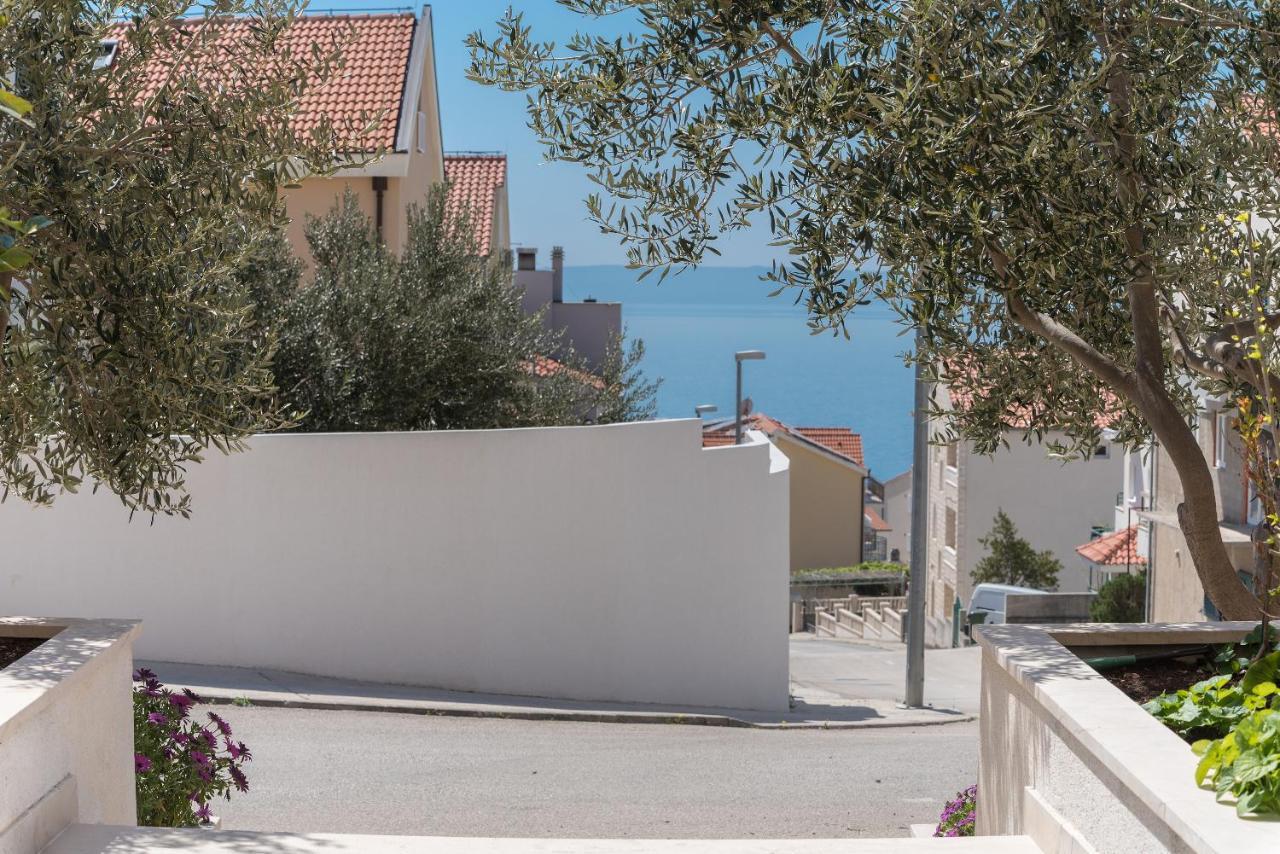 Long Apartment Makarska Buitenkant foto