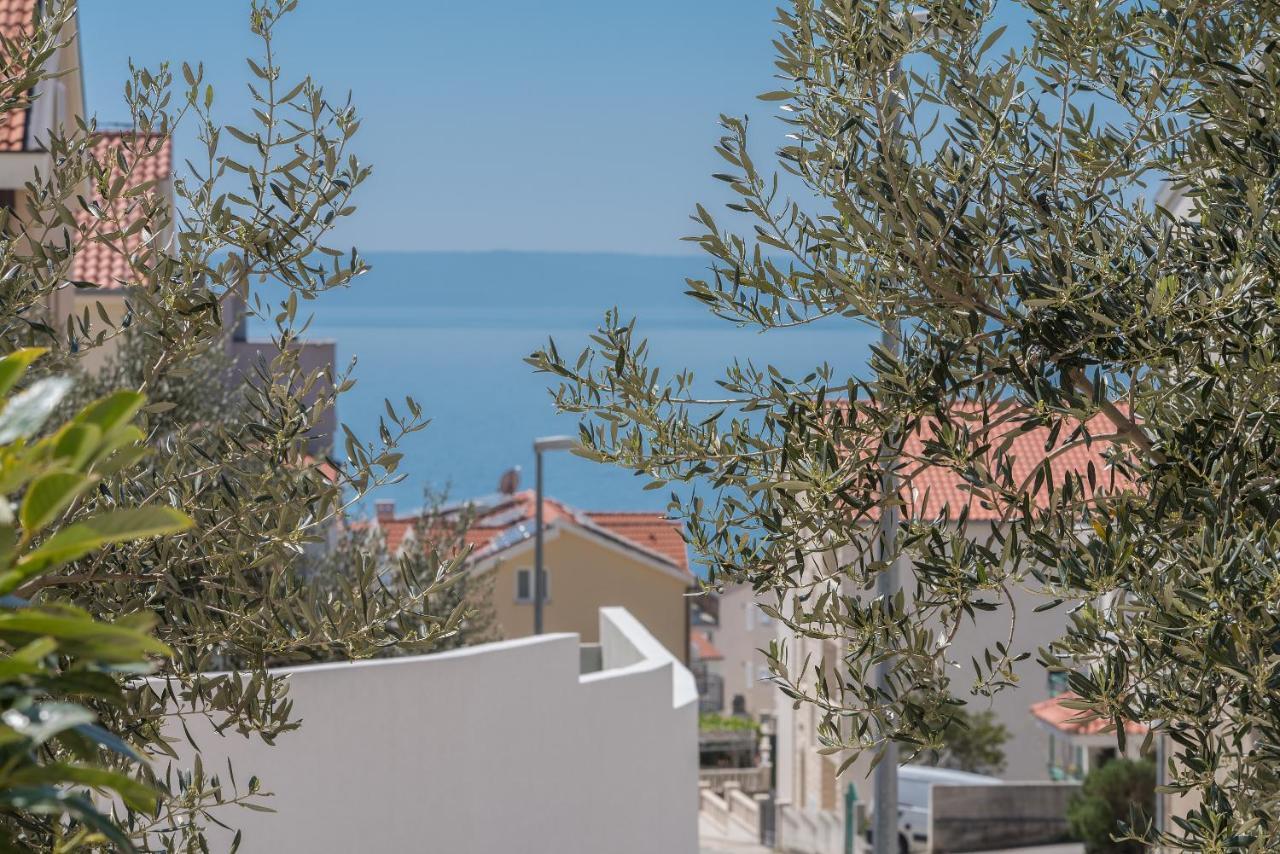 Long Apartment Makarska Buitenkant foto
